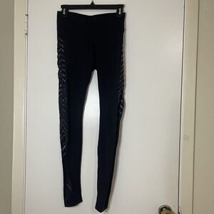 Lululemon Black long geometric vinyl printed yoga leggings size 6